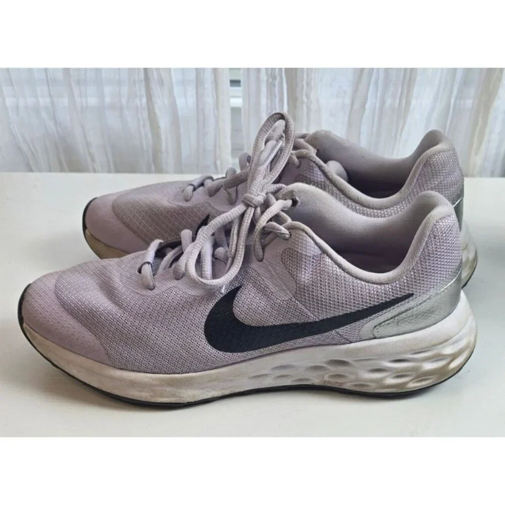 Nike Revolution Violet Frost Sneaker size 6 - Picture 3 of 10
